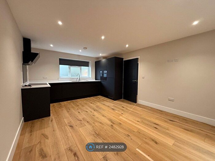 2 Bedroom Flat To Rent In Stakes Hill Road, Waterlooville, PO7