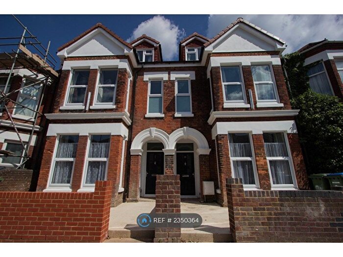 8 Bedroom Semi-Detached House To Rent In Wilton Avenue, Southampton, SO15
