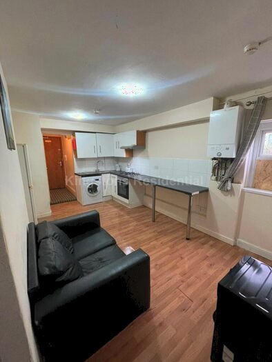1 Bedroom Flat To Rent In Stacey Road, Adamsdown, Cardiff, CF24