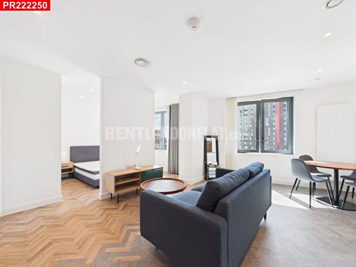 Flat To Rent In Bromley-by-Bow – Studio Flat, E3