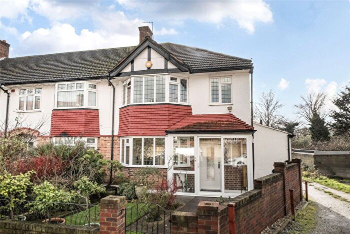 3 Bedroom End Terrace House For Sale In Heatherset Gardens, London, SW16