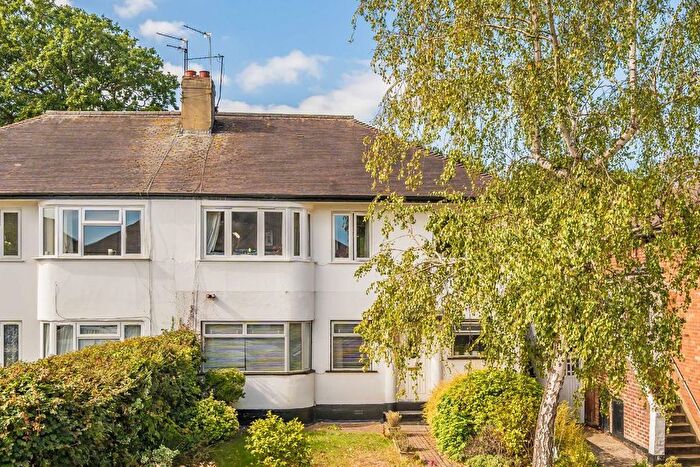 2 Bedroom Property To Rent In Cavendish Avenue, Ealing, W13