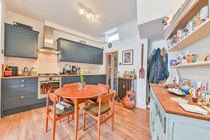 1 Bedroom Flat For Sale In Crystal Palace Road, East Dulwich, London, SE22