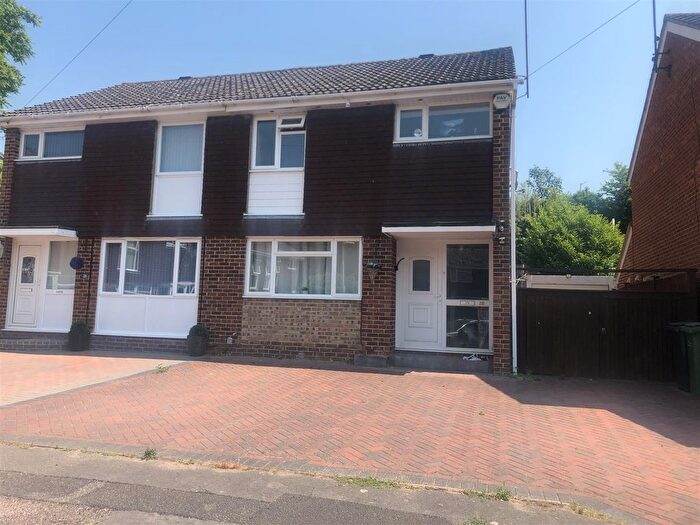 3 Bedroom Property To Rent In Ferndale Avenue, Reading, RG30