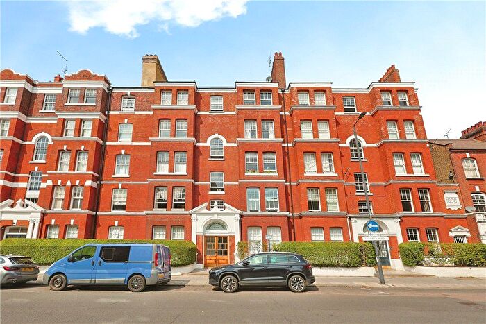 2 Bedroom Flat For Sale In Cambridge Road, London, SW11