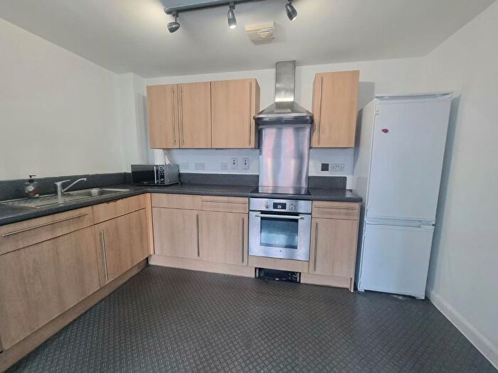 2 Bedroom Flat To Rent In Mill Street, Slough, SL2