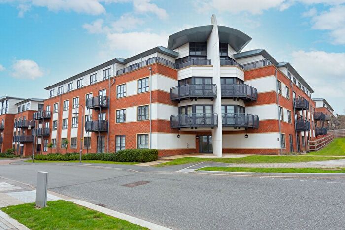 1 Bedroom Flat To Rent In Wallis Square, Farnborough, GU14
