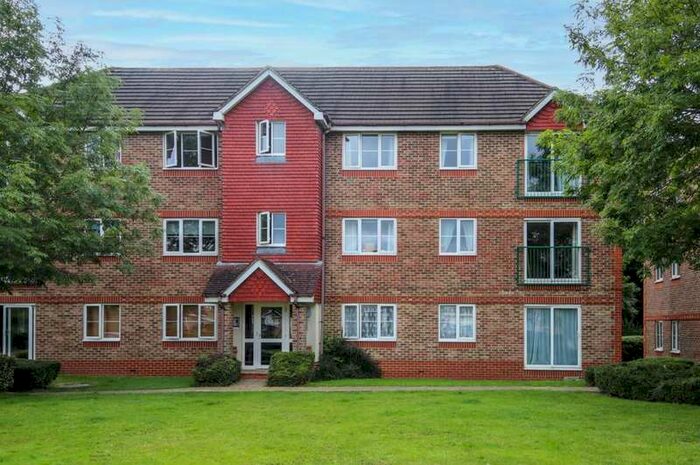 2 Bedroom Apartment To Rent In Fenchurch Road, RH10