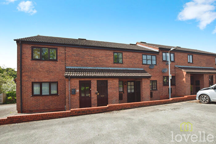 2 Bedroom Flat For Sale In Warren Close, Gainsborough, DN21