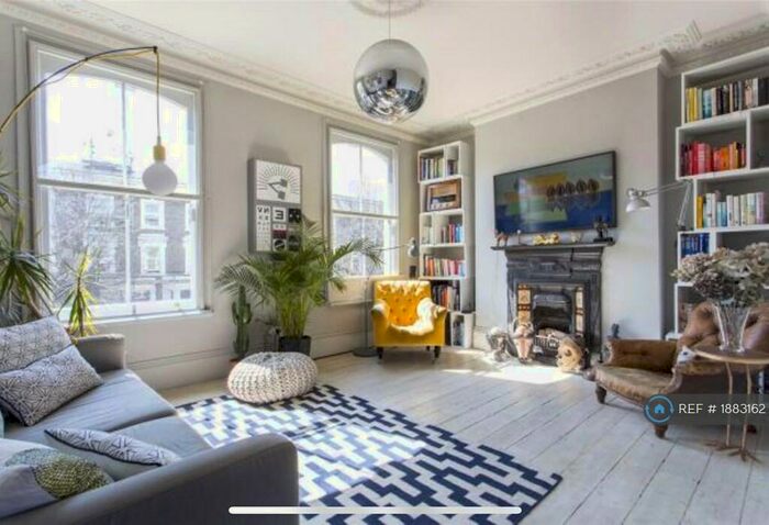 2 Bedroom Flat To Rent In Victoria Park Road, London, E9