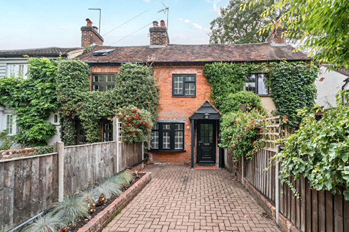 2 Bedroom End Of Terrace House For Sale In Red Lion Lane, Farnham, GU9