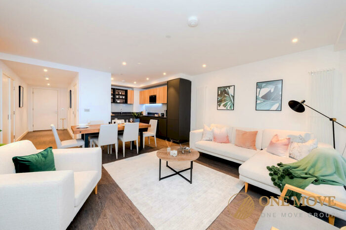 3 Bedroom Flat To Rent In Westgate Apartments, Royal Victoria, London, E16