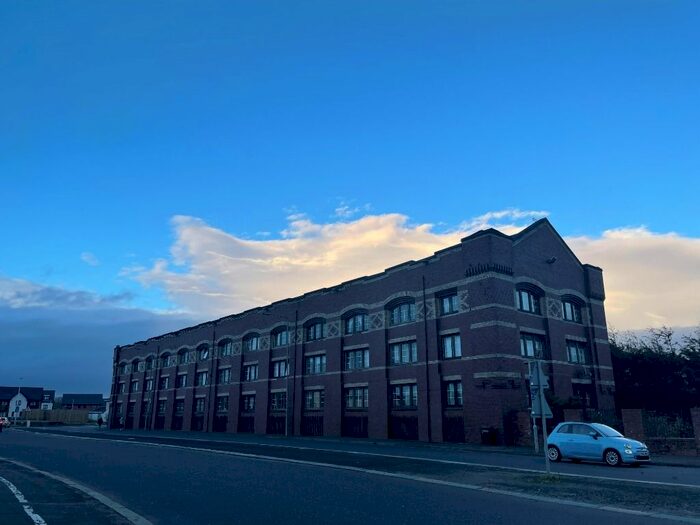 2 Bedroom Flat To Rent In Inchinnan Court, Paisley, Renfrewshire, PA3