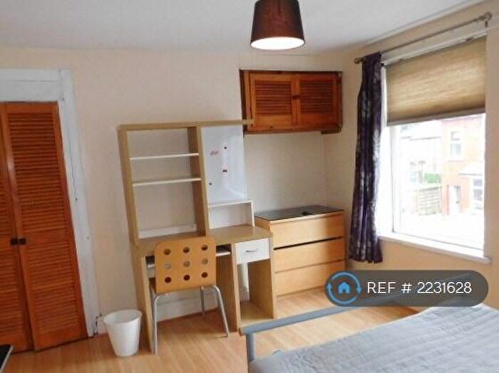 5 Bedroom Terraced House To Rent In Whitby Rd, Manchester, M14