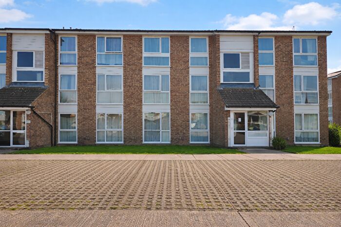 2 Bedroom Flat For Sale In Dellow Close, Ilford, IG2