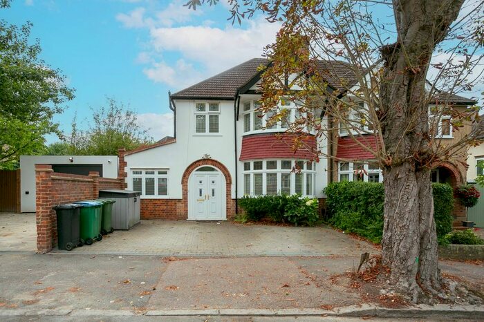 3 Bedroom Semi-Detached House To Rent In Cassiobury Park Avenue, Watford, Hertfordshire, WD18