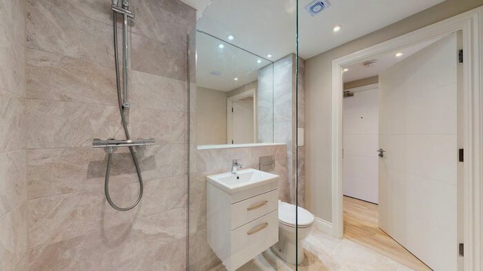 1 Bedroom Flat To Rent In Tulip Court, St. Johns Road, Watford, Hertfordshire, WD17