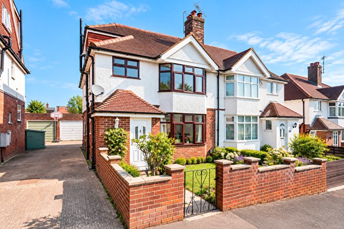 4 Bedroom Semi-Detached House For Sale In Byrefield Road, Guildford, GU2