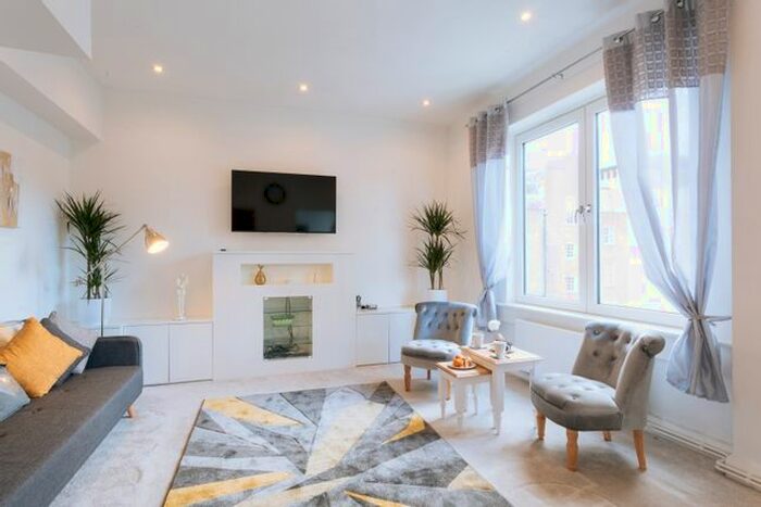 2 Bedroom Flat To Rent In Westbourne Terrace, London, W2