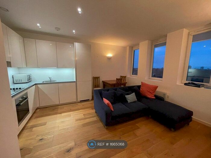 1 Bedroom Flat To Rent In Channelsea House, London, E15