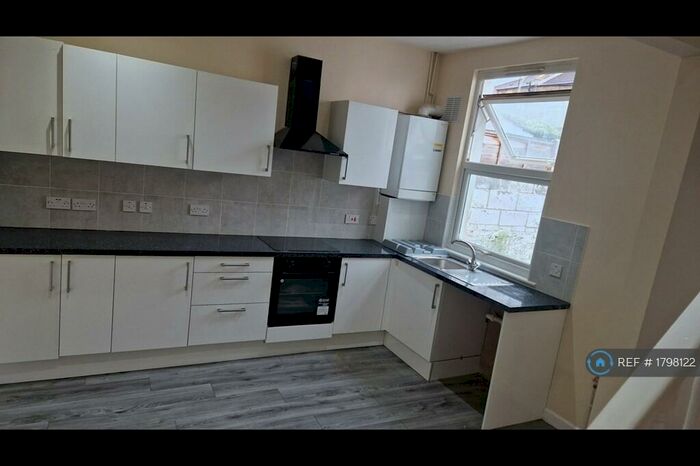 2 Bedroom Terraced House To Rent In Gunning Street, London, SE18