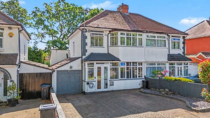 3 Bedroom Semi-Detached House For Sale In Henlow Road, Birmingham, B14