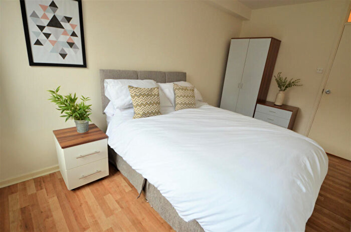 3 Bedroom Apartment To Rent In Spencer Street, Clerkenwell, EC1V