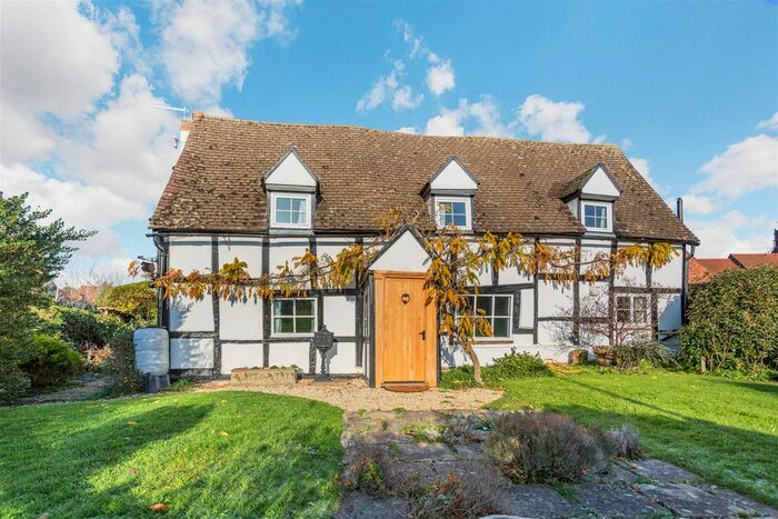 3 Bedroom Cottage To Rent In High Street, Twyning, Tewkesbury, GL20