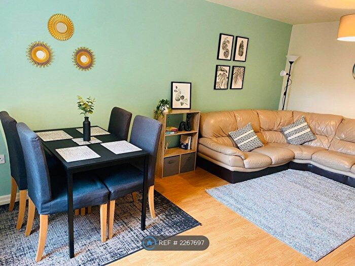 6 Bedroom Flat To Rent In Radford Road, Leamington Spa, CV31