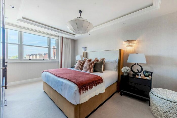 3 Bedroom Flat To Rent In Prince Of Wales Terrace, High Street Kensington, London, W8