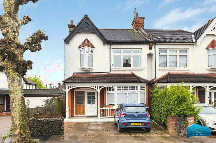 2 Bedroom Maisonette To Rent In Holdenhurst Avenue, North Finchley, London, N12