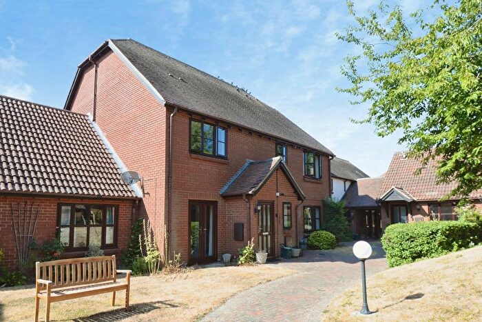 1 Bedroom Flat For Sale In Orchard Walk, Watlington, OX49
