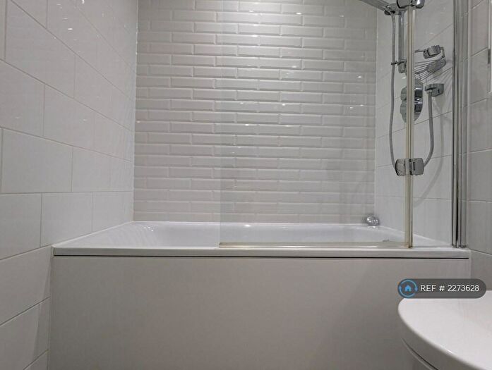 3 Bedroom Flat To Rent In The Textile Building, London, E9