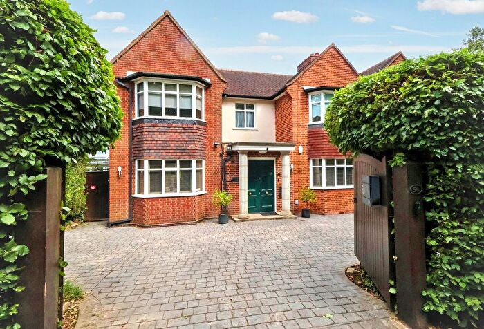 4 Bedroom Semi Detached House For Sale In Oaks Road, Shirley, CR0