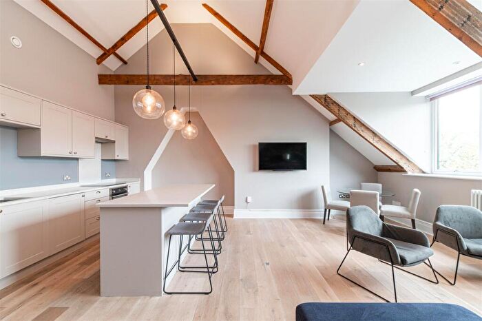 2 Bedroom Apartment To Rent In West Avenue, Gosforth, Newcastle Upon Tyne, NE3