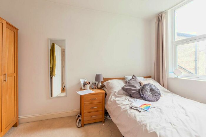 2 Bedroom Flat To Rent In Plato Road, Brixton, London, SW2