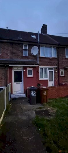 4 Bedroom Terraced House To Rent In Keir Hardie Way, Barking, IG11