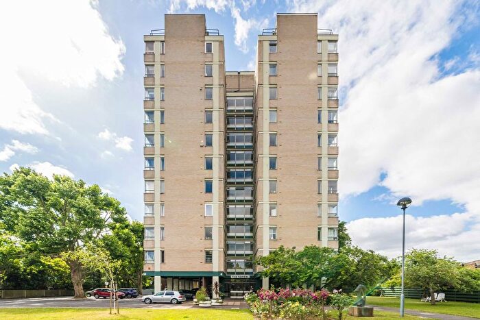 2 Bedroom Flat To Rent In Lower Mortlake Road, Richmond, TW9