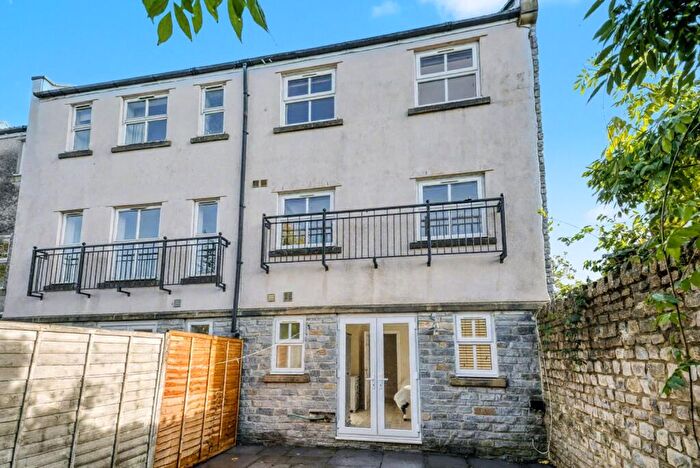 4 Bedroom Semi-Detached House For Sale In Central Wells, BA5