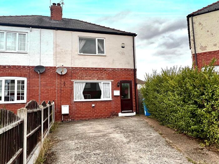 3 Bedroom Semi-Detached House For Sale In Sandymount, Harworth, Doncaster, DN11