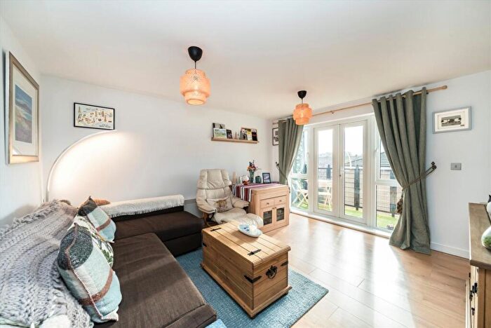 1 Bedroom Flat For Sale In St. Georges Way, Peckham, SE15