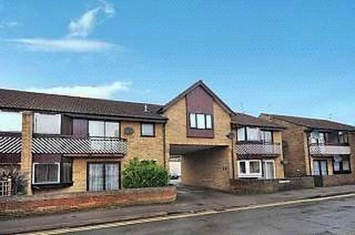 1 Bedroom Flat To Rent In Bardwell Terrace, Bicester, Oxfordshire OX26