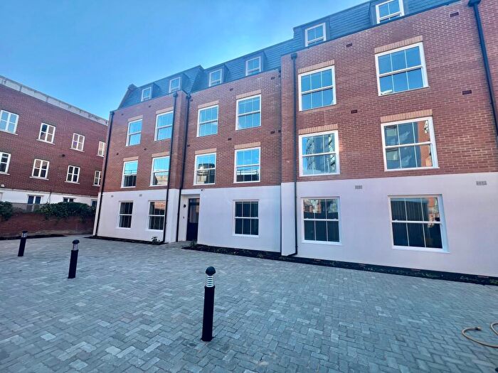 3 Bedroom Flat To Rent In Southampton Street, RG1