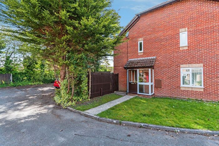 1 Bedroom End Of Terrace House For Sale In Wetherby Court, Totton, Southampton, SO40