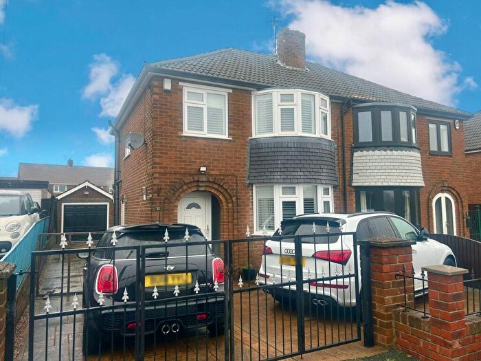 3 Bedroom Semi Detached House For Sale In Chelmsford Avenue, Aston, Sheffield, S26