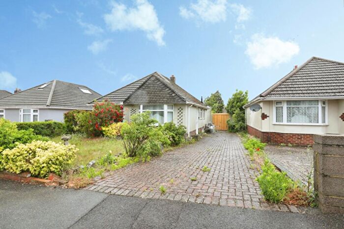 3 Bedroom Detached House For Sale In Hythe Road, Poole, Dorset, BH15