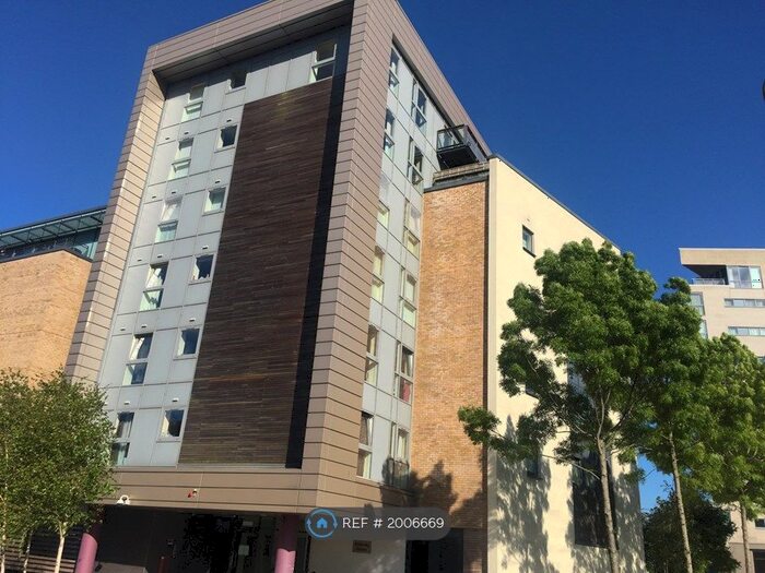 2 Bedroom Flat To Rent In Ferry Court, Cardiff, CF11