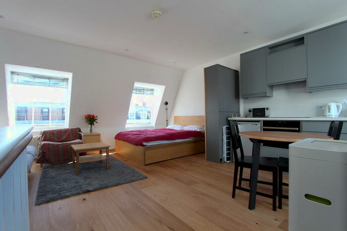 Apartment To Rent In Albert Street, Camden Town, NW1
