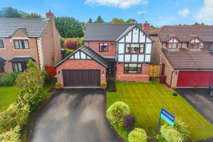 4 Bedroom Detached House For Sale In Wike Ridge Avenue, Leeds, LS17