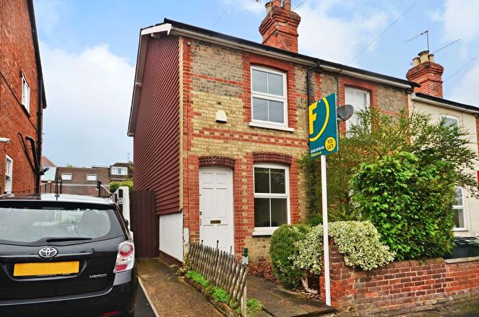 2 Bedroom Houseboat For Sale In Ludlow Road, Guildford, GU2